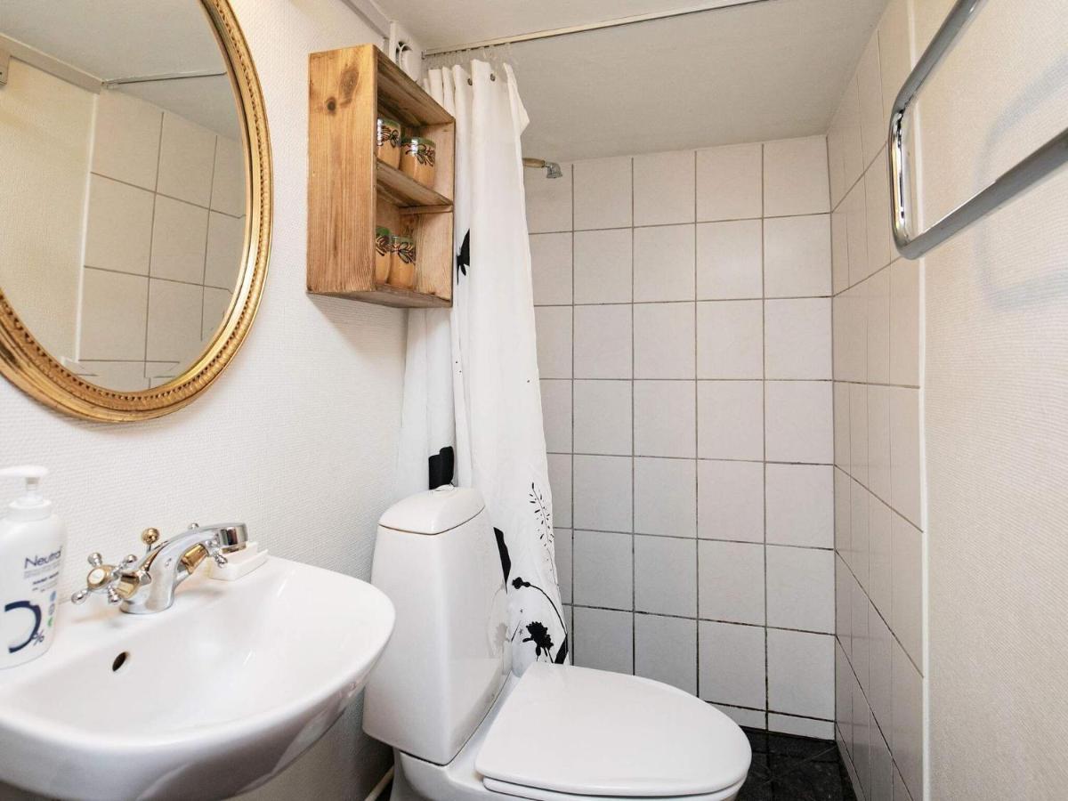 4 Person Holiday Home In Mesinge Esterno foto