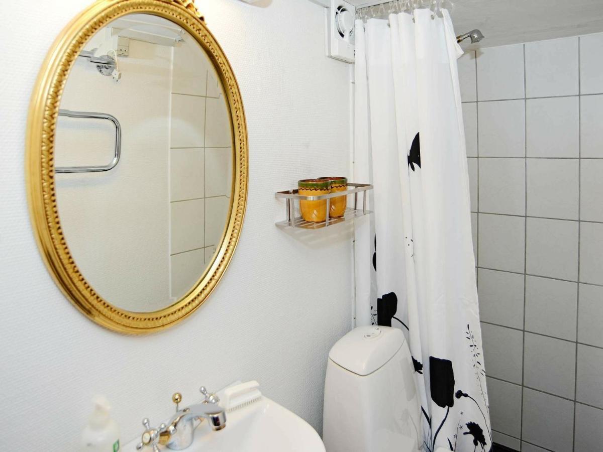 4 Person Holiday Home In Mesinge Esterno foto